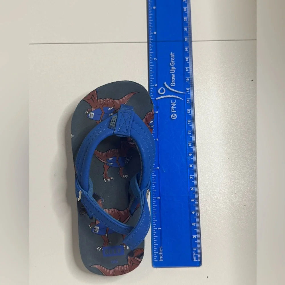 Reef Toddler Blue and Brown Dinosaur Sandals Size 5/6